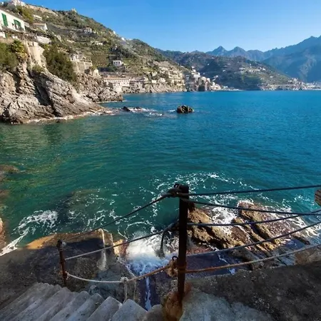 Di Palma Access To The And Solarium * Ravello